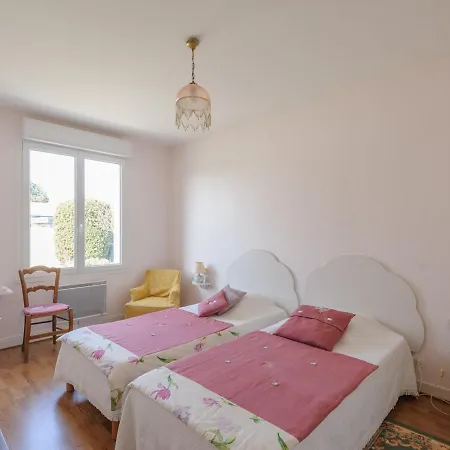Holiday home Maison 6 Pers Avec Jardin, Wifi Et Parking Prive - Fr-1-535-20 *